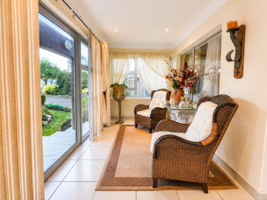 5 Bedroom Property for Sale in Wavecrest Eastern Cape